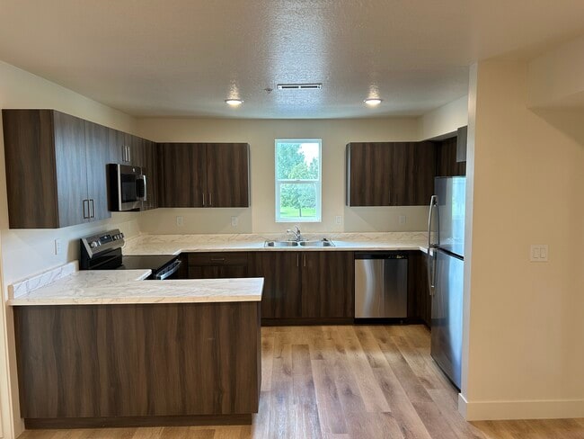 Building Photo - 534 W 1045 N Unit Parkview