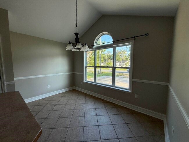 Photo - 37 Cochise St