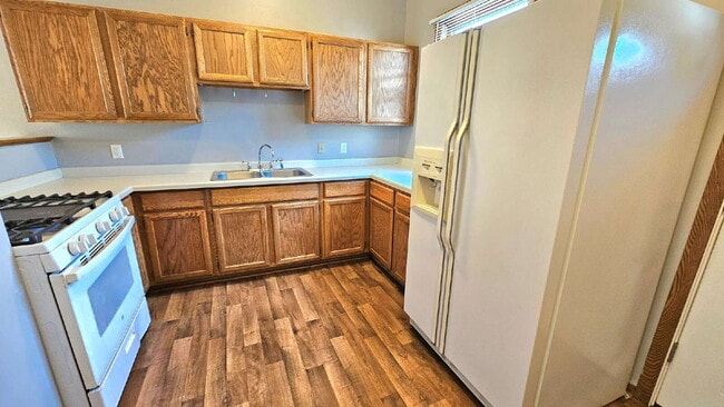 "Charming 3-Bedroom Retreat with 1200 Sq Ft of Comfort in Harrison Neighborhood in Minneapolis!"