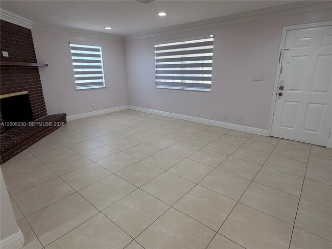 Photo - 3011 N 74th Way