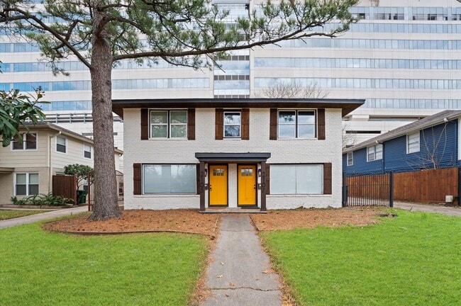 Building Photo - 2105 Sheridan St