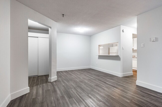 Photo - Cunard Court – Lowrise