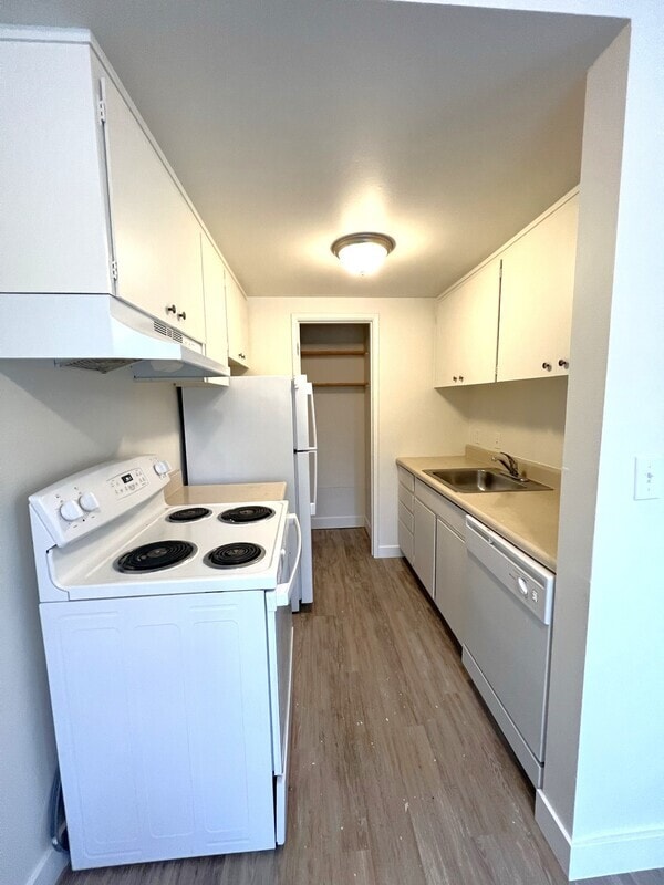 Photo - 4209 30th Ave SW