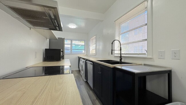 Photo - 428 N Oleander Ave