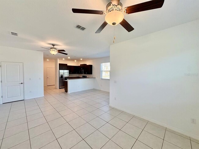 Photo - 14302 Editors Note St