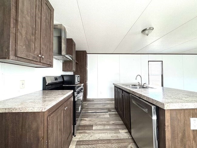 Photo - 16206 Wood Dr