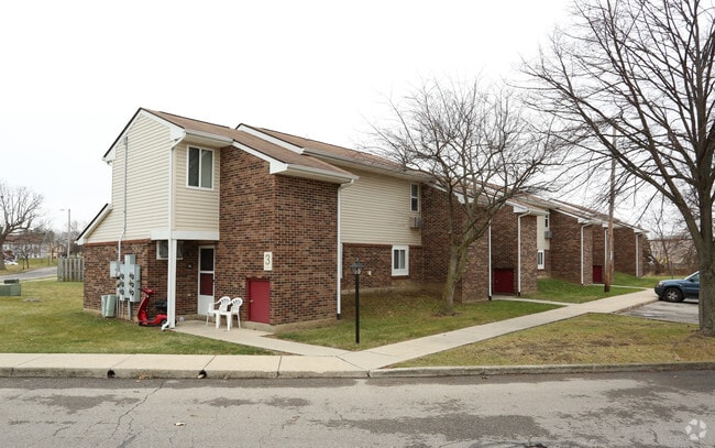 Brookwood Commons - Brookwood Commons Apartments