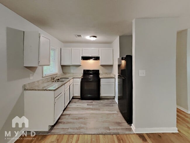 Photo - 829 Bonneville Terrace NW