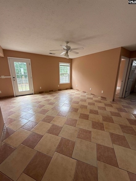 Photo - 345 Peppercorn Ln