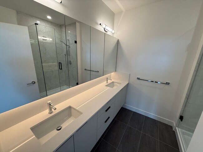 Beautiful Top Floor Corner Condo