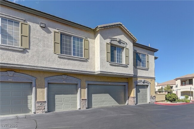 Photo - 1621 Queen Victoria St Unit 203