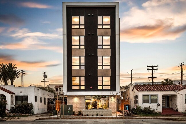 Georgia Modern