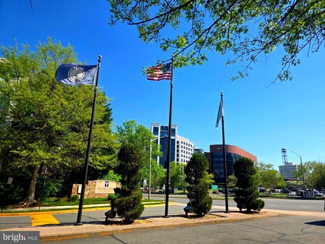 Building Photo - 1645 International Dr Unit 312