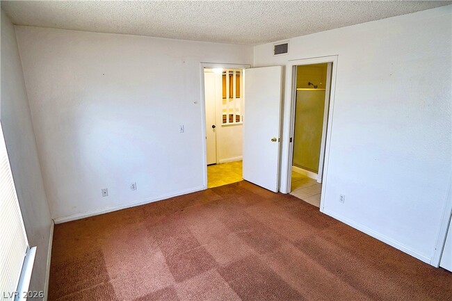 Photo - 3823 S Maryland Pkwy Unidad B6