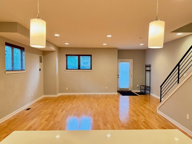 Photo - 115 Haines St