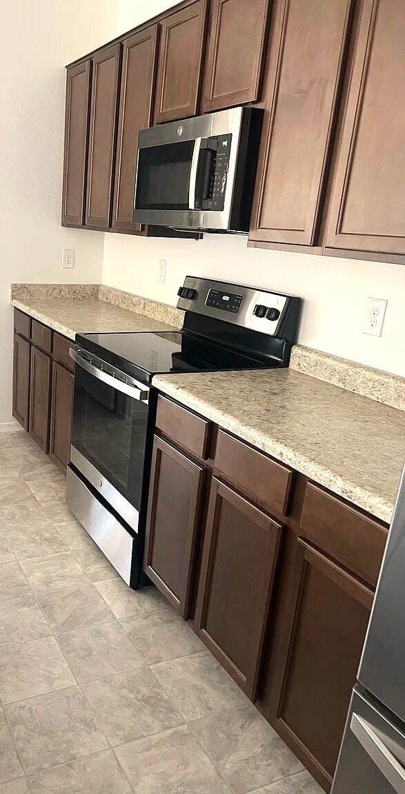 Photo - 4 BEDROOM RENTAL WITH 3 CAR GARAGE IN LOS PORTALES CASA GRANDE ARIZONA