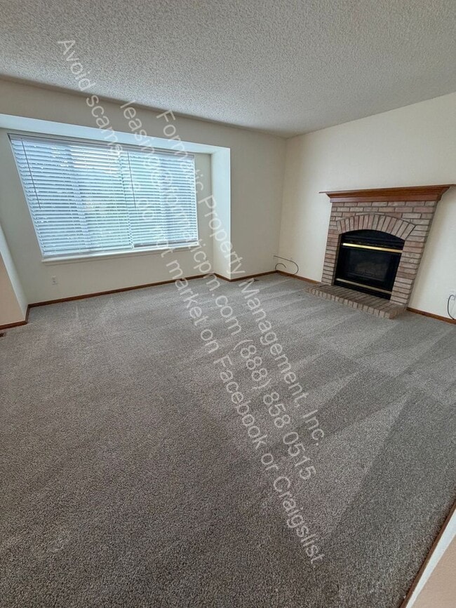 9663 Lameria Dr