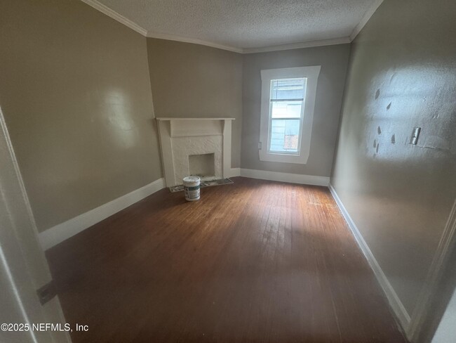 Photo - 1228 Winthrop St