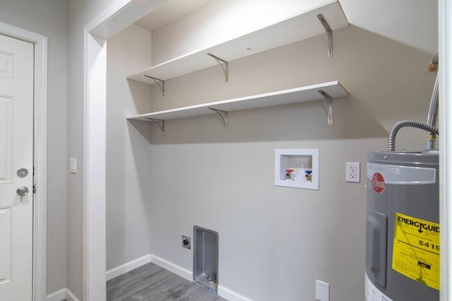 Building Photo - 1314 W Mallon Ave Unit 1314 W Mallon Ave. -  C Rental