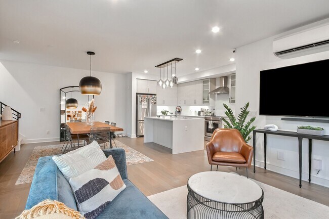 Photo - Stunning Modern Townhome in Sammamish!