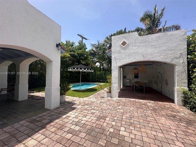 Photo - 375 Plymouth Rd