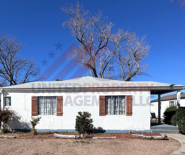Building Photo - 1023 N Mesa Unit A Rental