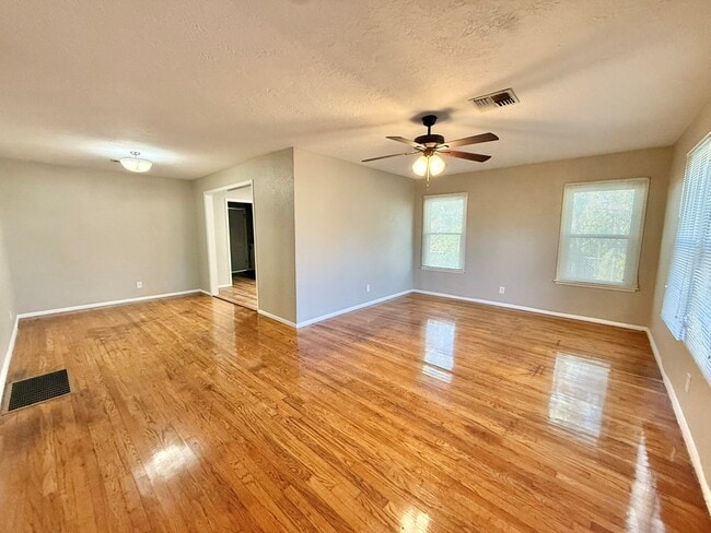 Photo - 329 W Main St