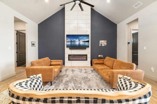 Photo - 1205 Buckingham Ave