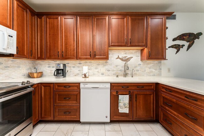 Photo - Beautiful Renovated and Furnished 2 bed/2 ... Unidad 102