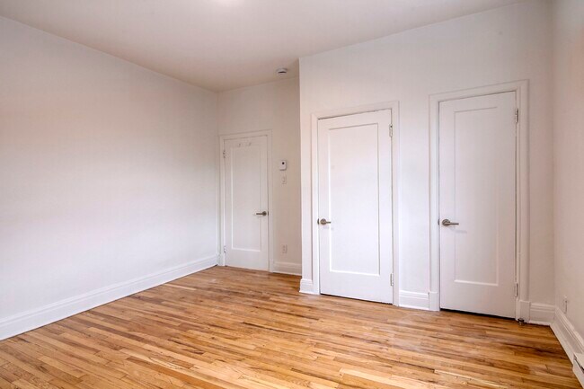 Photo - 4890 Queen Mary Road Unit 0012A