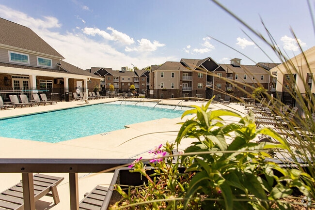 Pool - The Grand at Union Cross Rental