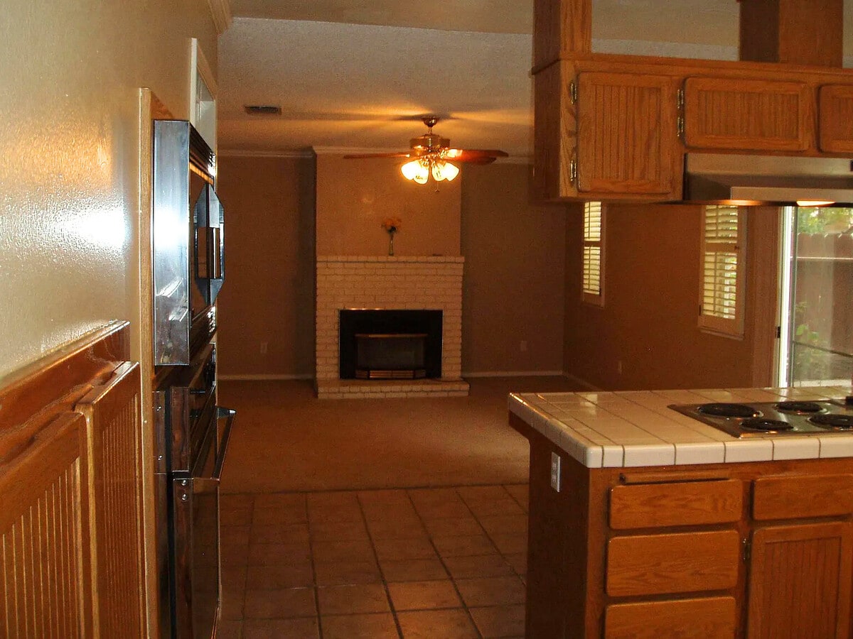 Photo - 1763 E Goshen Ave