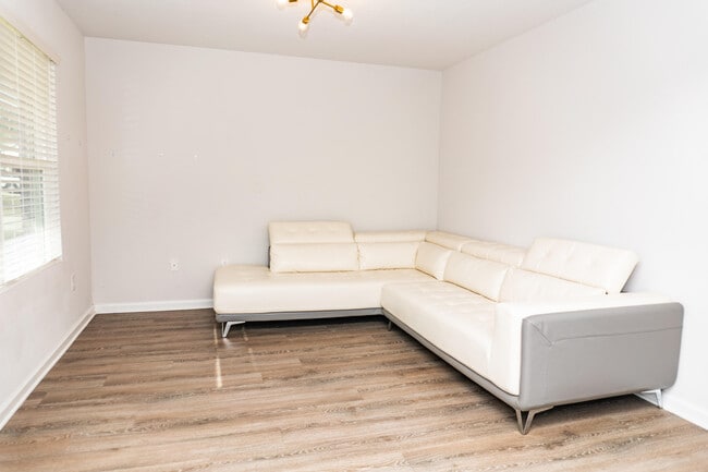 Photo - 3268 Chapelwood Dr