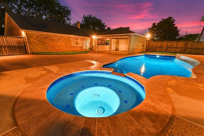 Photo - 215 Gentilly Dr
