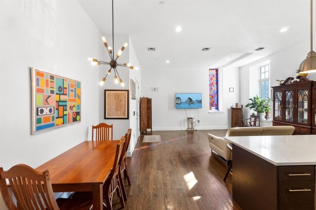 Building Photo - 304 Pavonia Ave Unit 102A