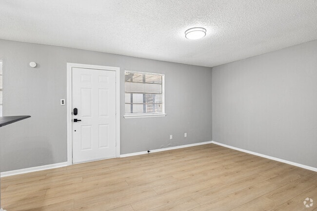 A 2BR, 1BA - 750SF - Living Room