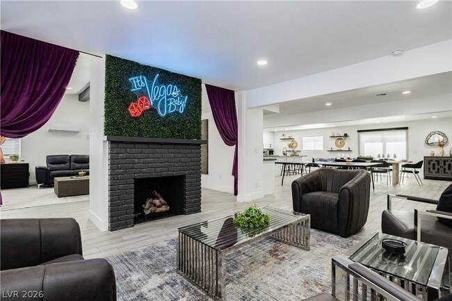 Photo - 1913 Birch St