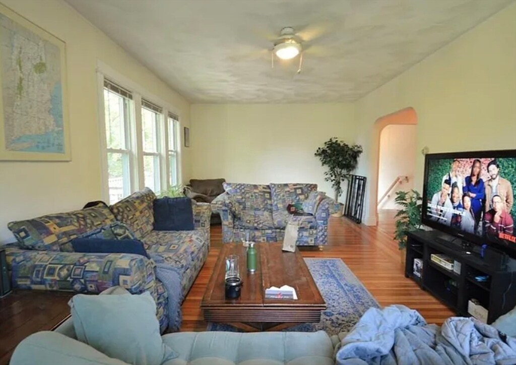 Photo - 244 Winchester St