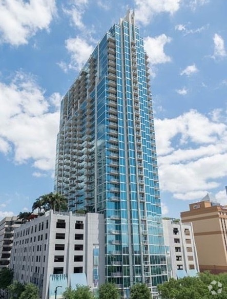 Building Photo - 777 N Ashley Dr Rental