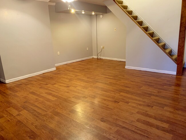 Photo - Huge 2 Bedroom in Mt Washington! Laundry - Central air - Available May 9th!