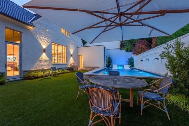 Photo - 365 Valley Rd NW