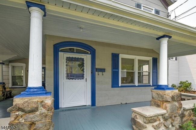 Photo - 127 Main St