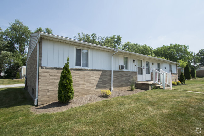 Building Photo - Village Apartments of Massillon