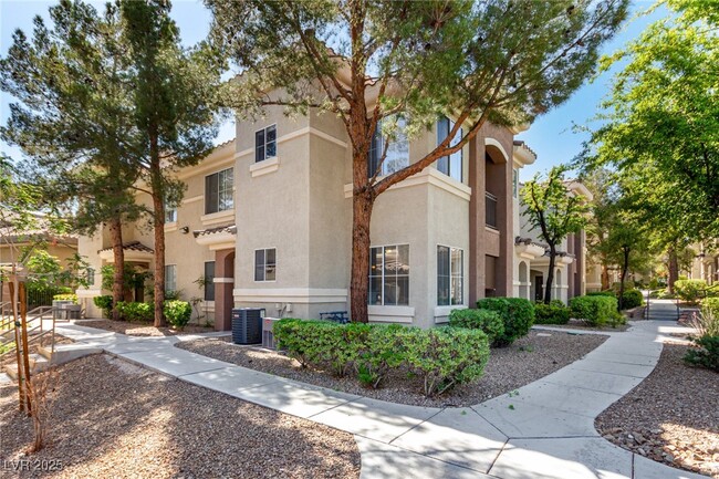 Photo - 9050 W Warm Springs Rd Unidad 1140 Rental