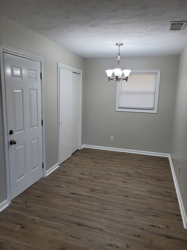 Photo - 1711 Floyd Rd