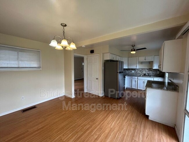 Photo - 1944 Malcom Dr