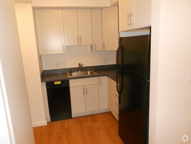 Building Photo - 63 Burbank St Unit 16 Rental