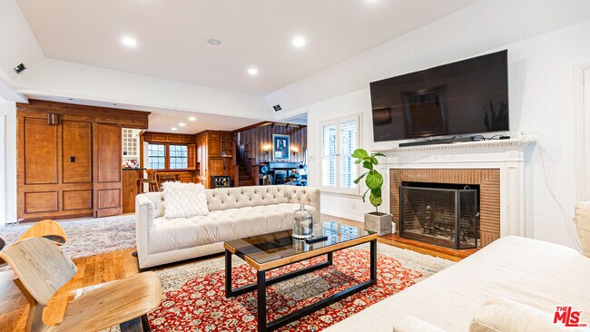 863 Manning Ave
