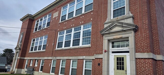 Building Photo - 65 5th Ave Unit #6