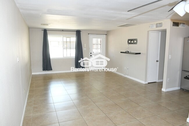 Photo - 1550 W Pershing Ave